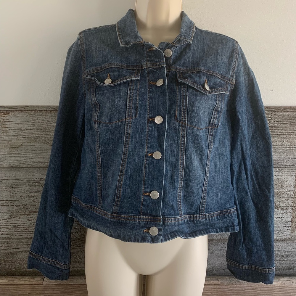 Jessica Simpson maternity jean Jacket in medium